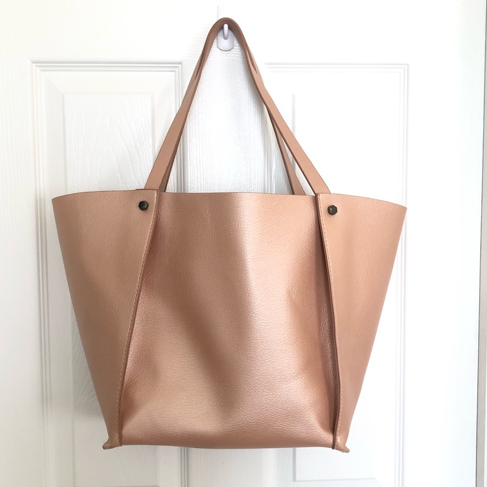 SOLD 🥂 Neiman Marcus Rose Gold Tote Bag - Picture 5 of 6